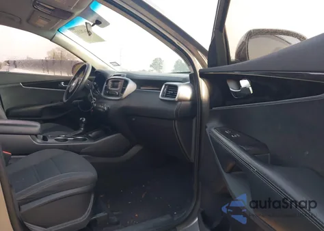 2017 Kia Sorento 2.4L L z USA, uszkodzony, nr VIN 5XYPG4A32HG220935